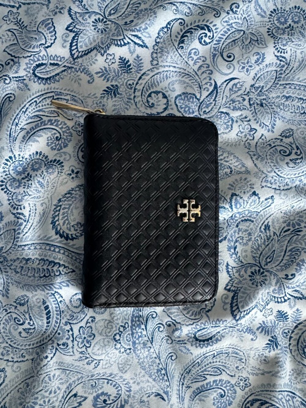 Tory Burch Alexa Convertible Shoulder Bag and Marion Embossed Zip Coin Case - Picture 3 of 3